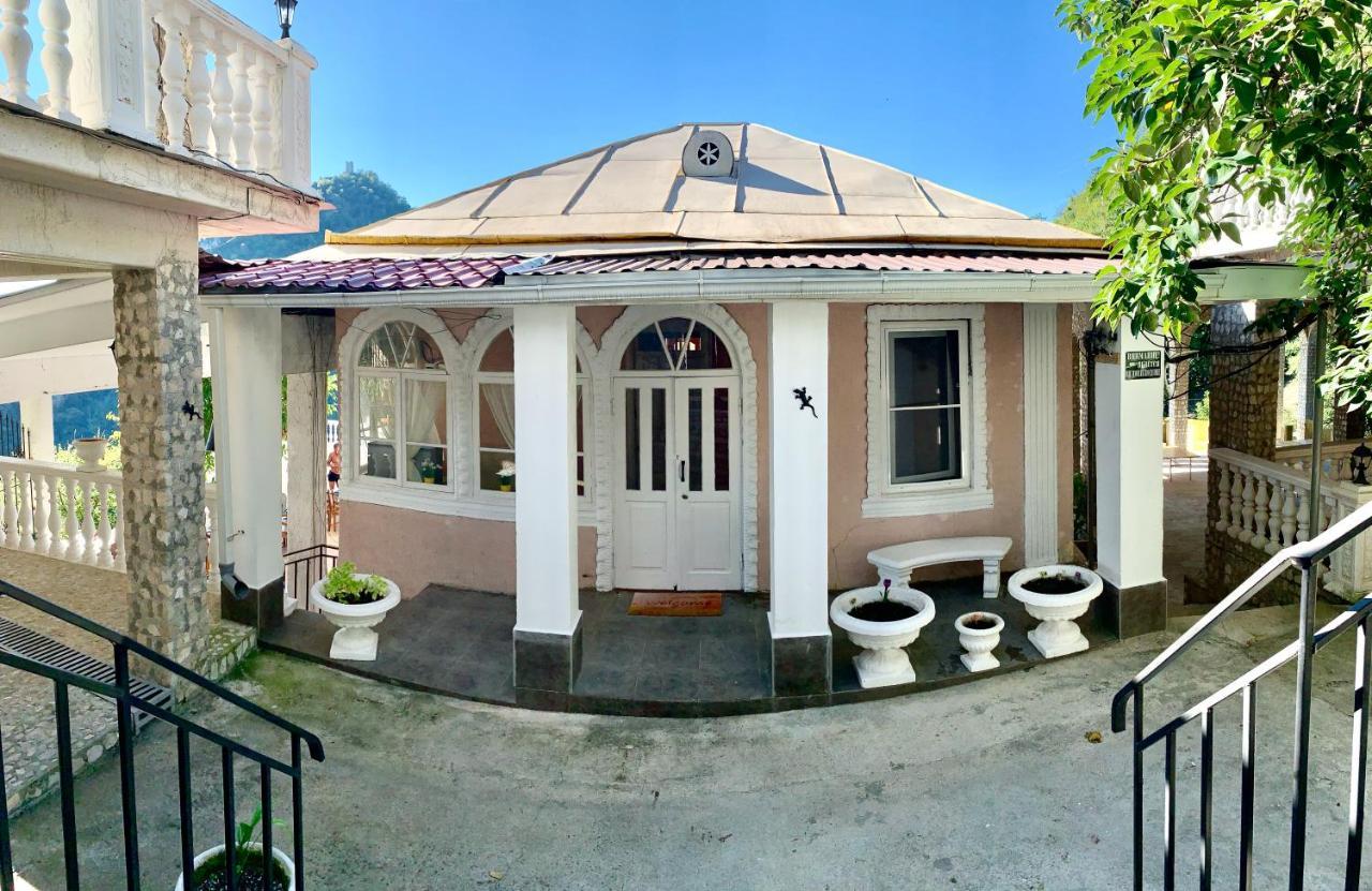 Замок Орлиное Гнездо New Athos Exterior photo